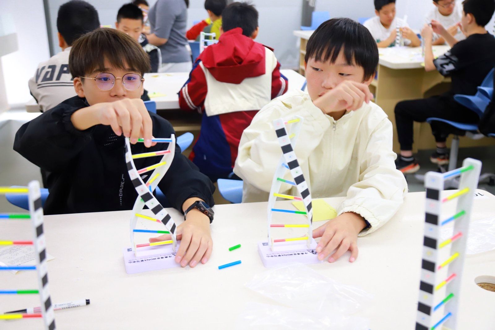 走进科学殿堂 探寻产业脉搏