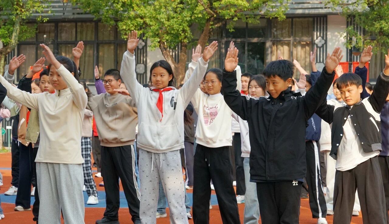 青春飞扬，舞动校园——我校开展全体学生广播操比赛